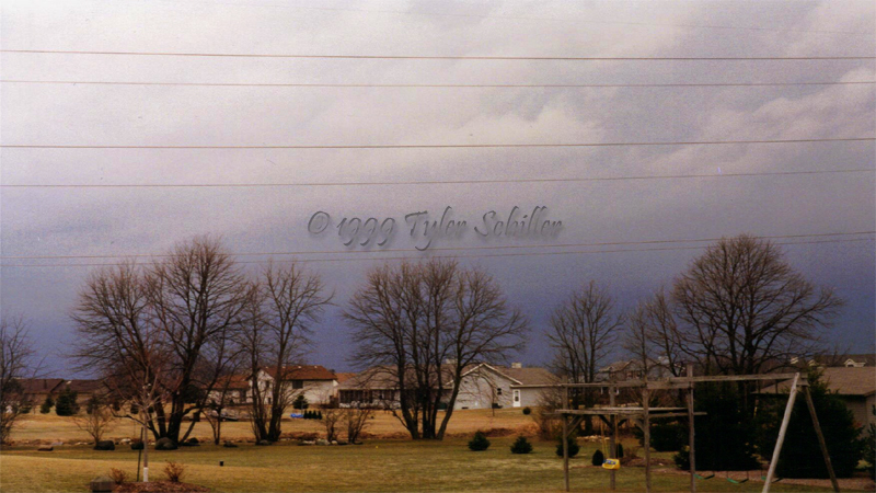 Storms approaching Waukesha, Wisconsin - February 11, 1999